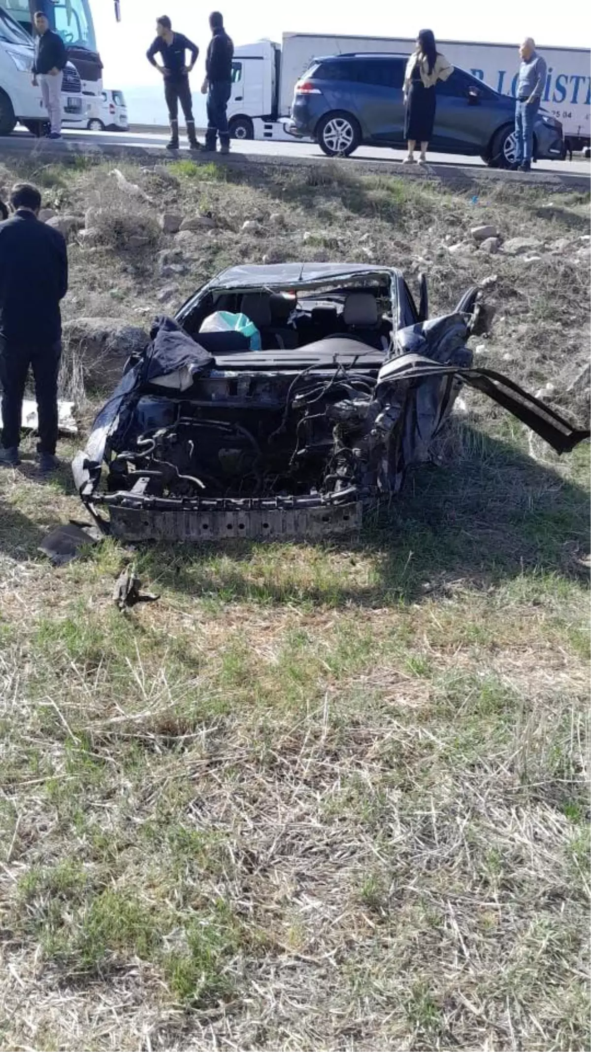 ankarada-otomobil-kazasi-bir-kisi-agir-yaralandi-letzMRKk.jpg