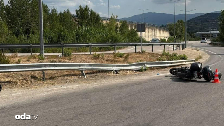 motosiklet-bariyere-capti-bir-olu-bir-yarali-blmyMRbP.jpg
