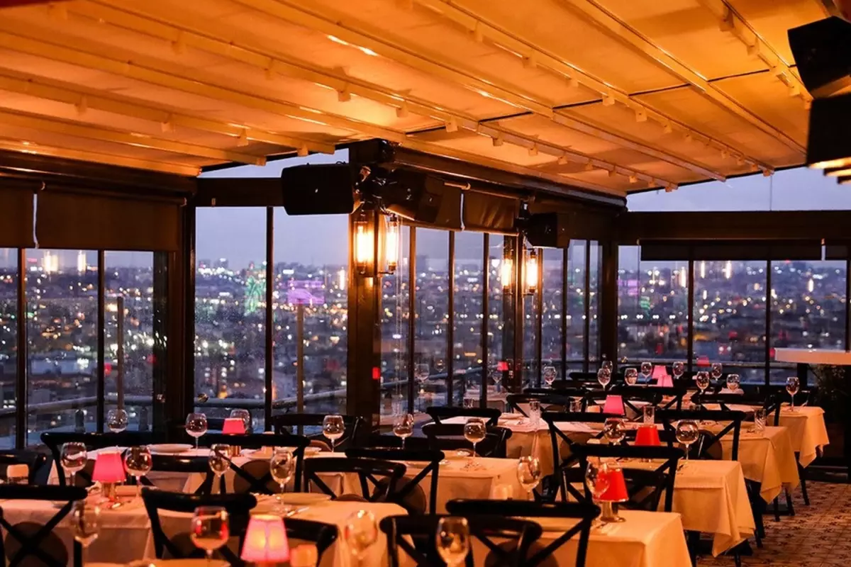 Sosyetenin gözde mekanı icradan satılıyor