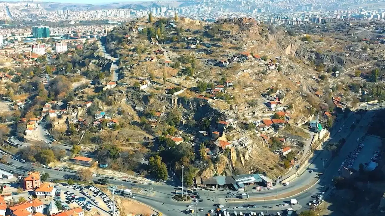 AKP’li Osman Gökçek şehitler için yapılan anıtla dalga geçmişti…  ABB’den “anıt” açıklaması!