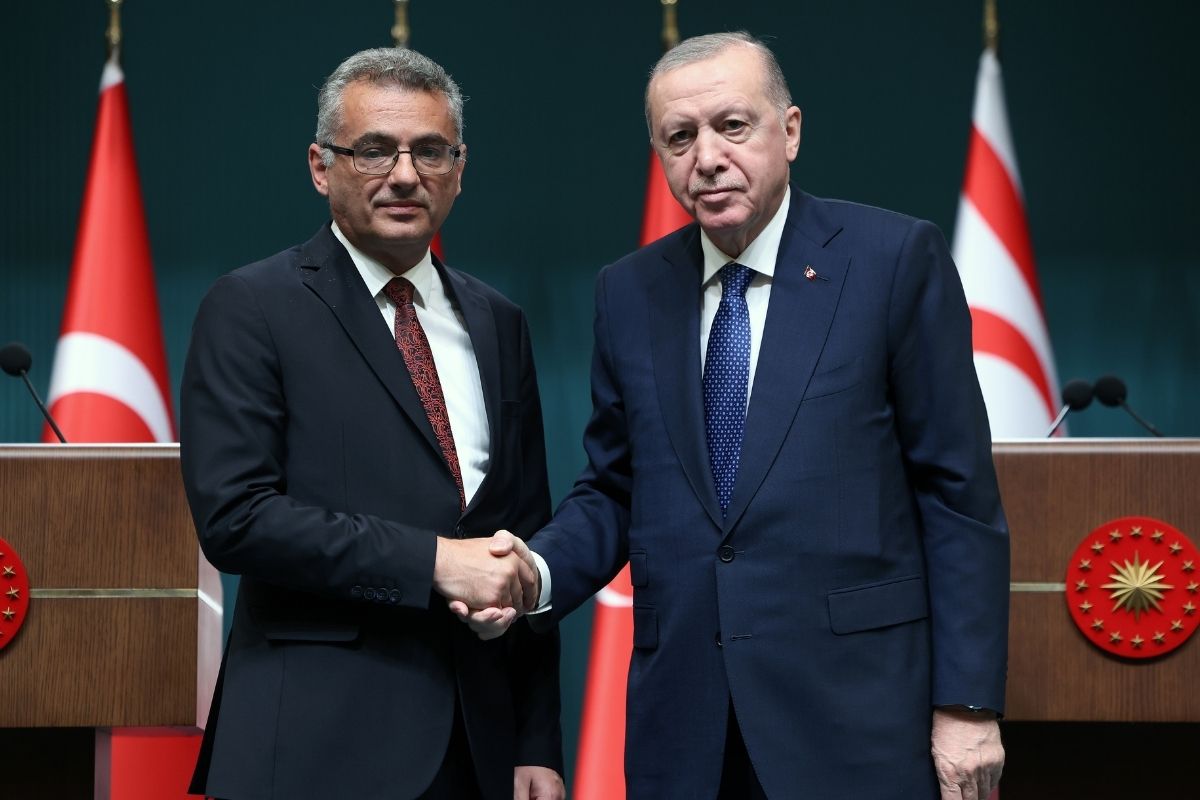 Cumhurbaşkanı Erdoğan, KKTC Cumhurbaşkanı Tufan Erhürman’la görüştü, Kıbrıs’ta iki devletli çözüm mesajı verdi