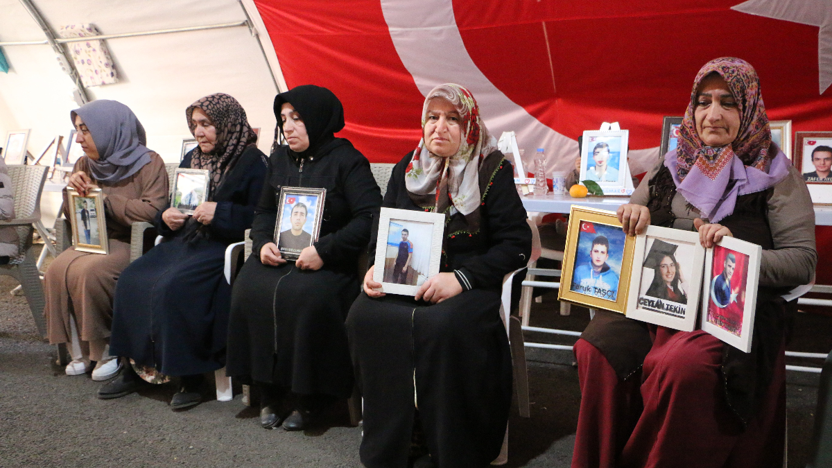 Diyarbakır’da evlat nöbetindeki annelerden CHP’ye çağrı