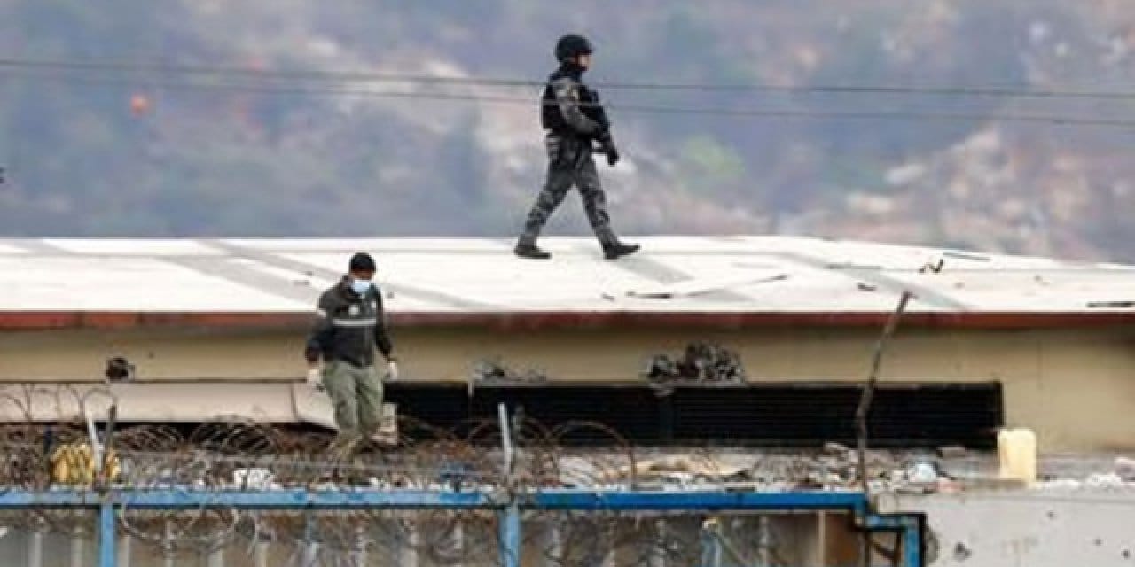 Ekvador’da 27 mahkum ölü bulundu: Çete hesaplaşması şüphesi