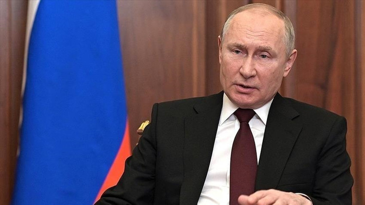 Putin, Arktik bölgesine işaret etti: Rusya’nın konumunu güçlendirmeliyiz