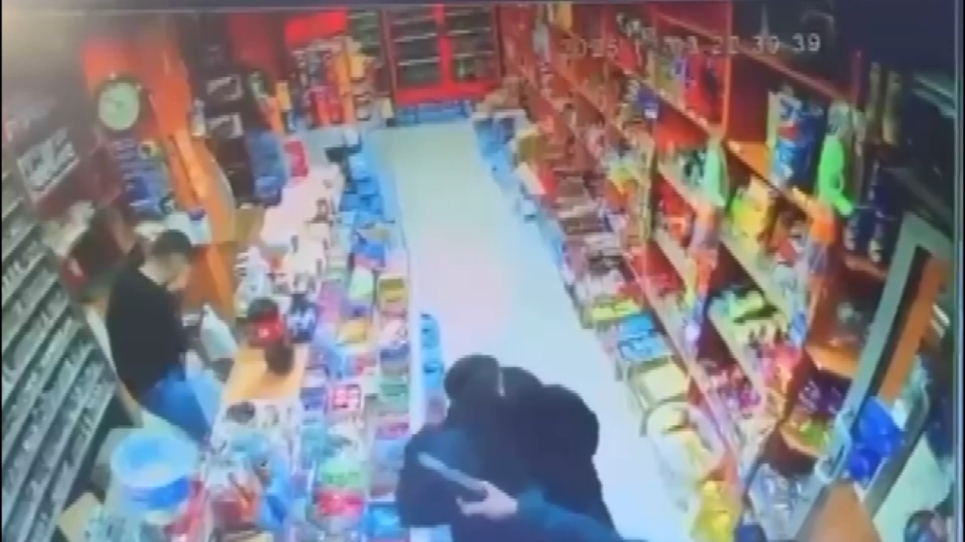 10 bin liralık komisyon için evini sattığı kişinin oğlunu vurdu