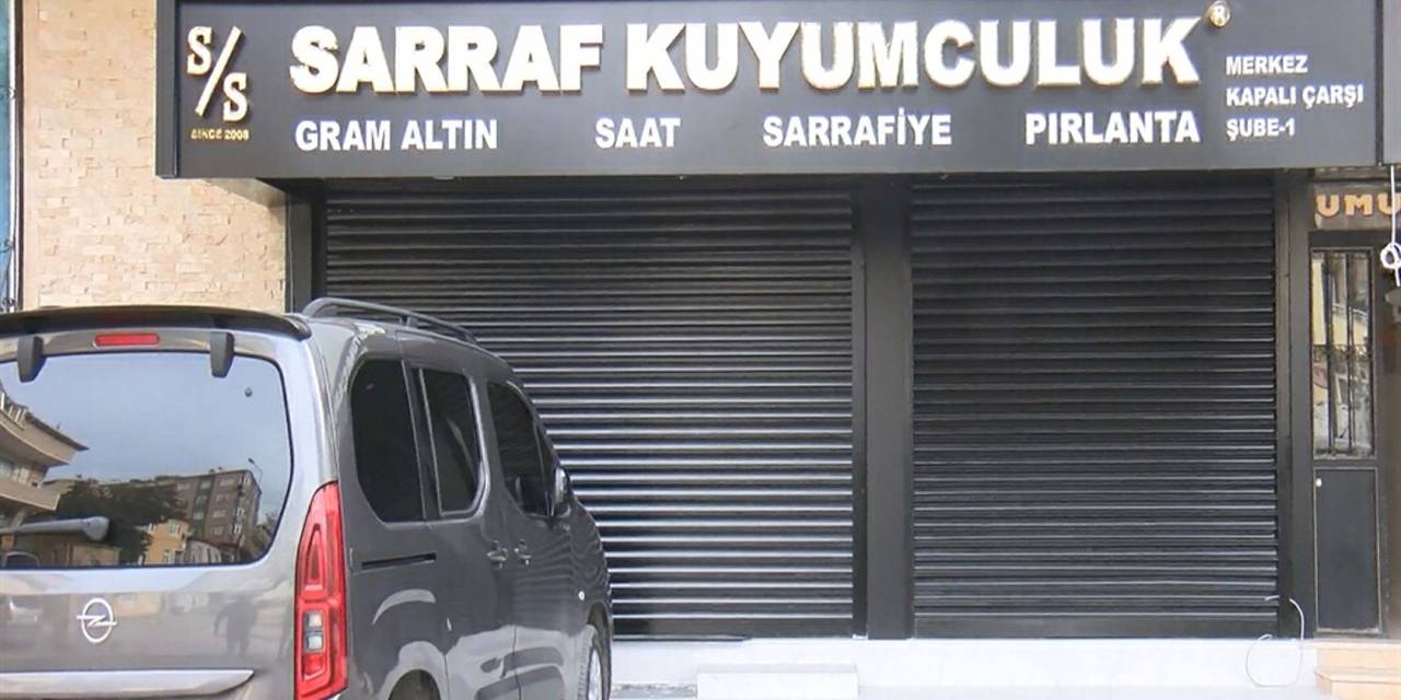 Müşterilerin altınlarıyla kaçan kuyumcu İzmir’de yakalandı