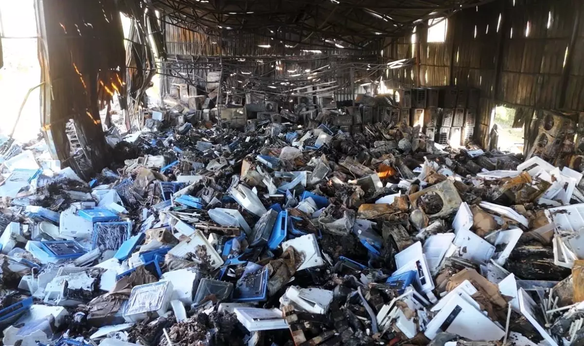 Alanya’da Depo Yangını: 30 Milyon Lira Zarar