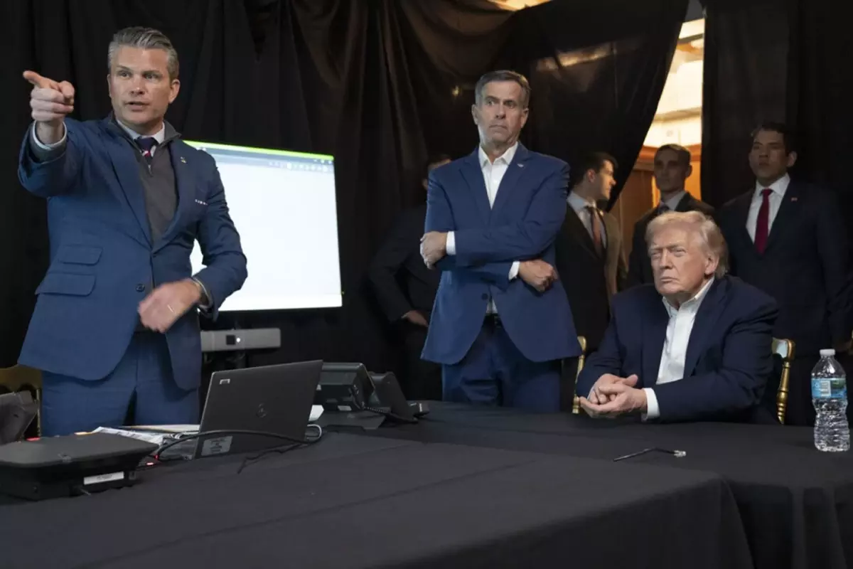 Trump, Maduro’yu kaçırma operasyonunu izlediği anların fotoğrafını paylaştı