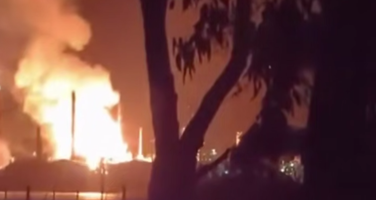 Avustralya’nın En Büyük Rafinerisi Yangınla Sarsıldı