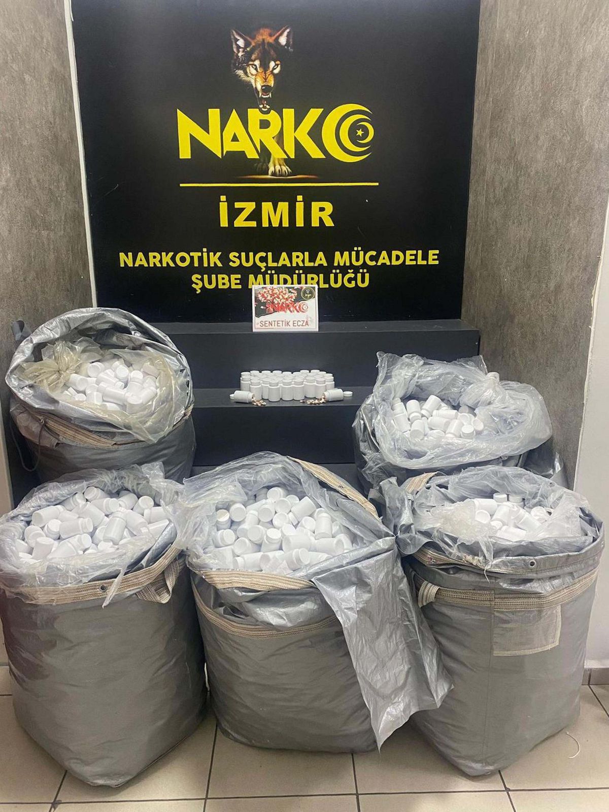 İzmir’de 156 Bin 600 Sentetik Hap Operasyonu: Sürücü Tutuklandı