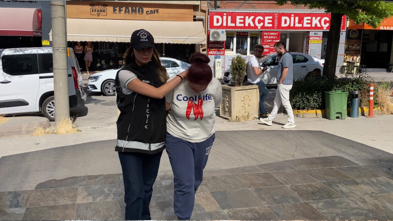 Eskisehirde zehir tacirlerine operasyon E1HL566F